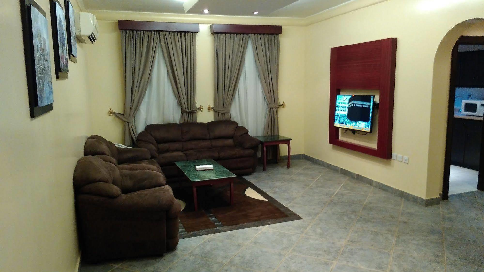 قصر اليمامة للاجنحة الفندقية-فرع السلام Riad Exterior foto