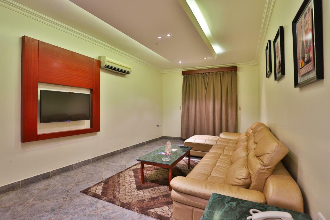 قصر اليمامة للاجنحة الفندقية-فرع السلام Riad Exterior foto