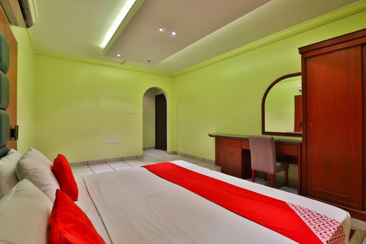 قصر اليمامة للاجنحة الفندقية-فرع السلام Riad Exterior foto