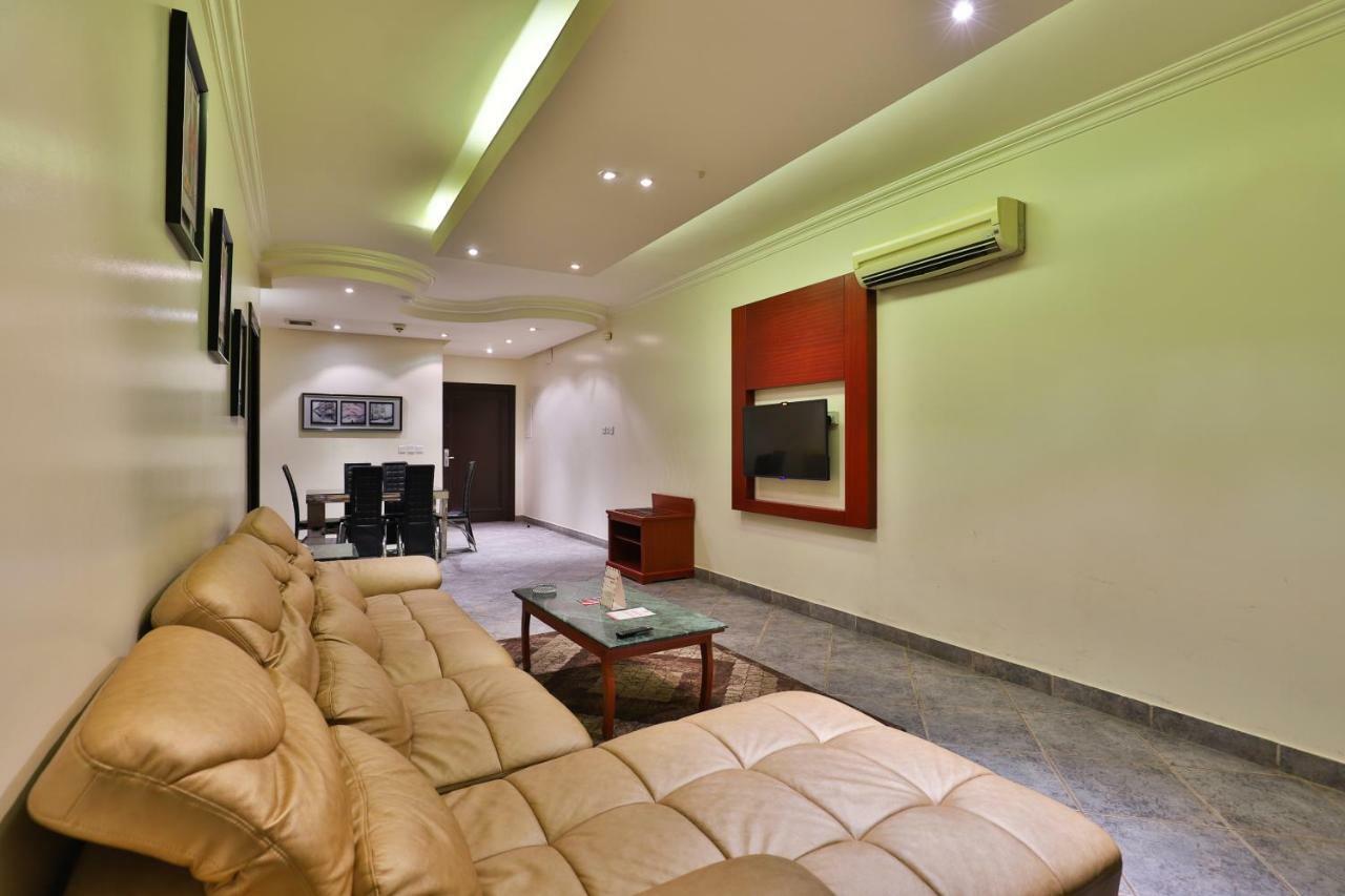 قصر اليمامة للاجنحة الفندقية-فرع السلام Riad Exterior foto